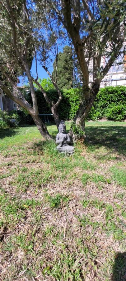 Chez Regine Hotel Agde Luaran gambar